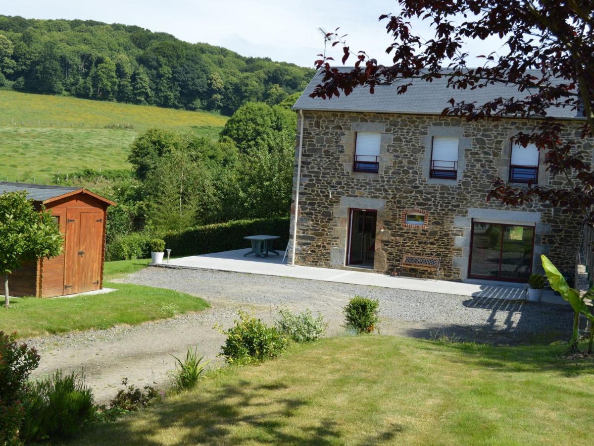 Cosy Chalet With Private Garden In Normandy Isigny-le-Buat Luaran gambar